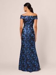 Adrianna Papell Blue Off Shoulder Jacquard Gown - Imagen 2 de 7