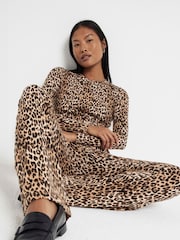 River Island футболка в рубчик из 2 предметов со звериным принтом и расклешенные леггинсы - Image 1 of 8