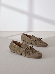 Verde caqui - Signature Premium Suede Fringe Boat Shoes - Imagen 2 de 7