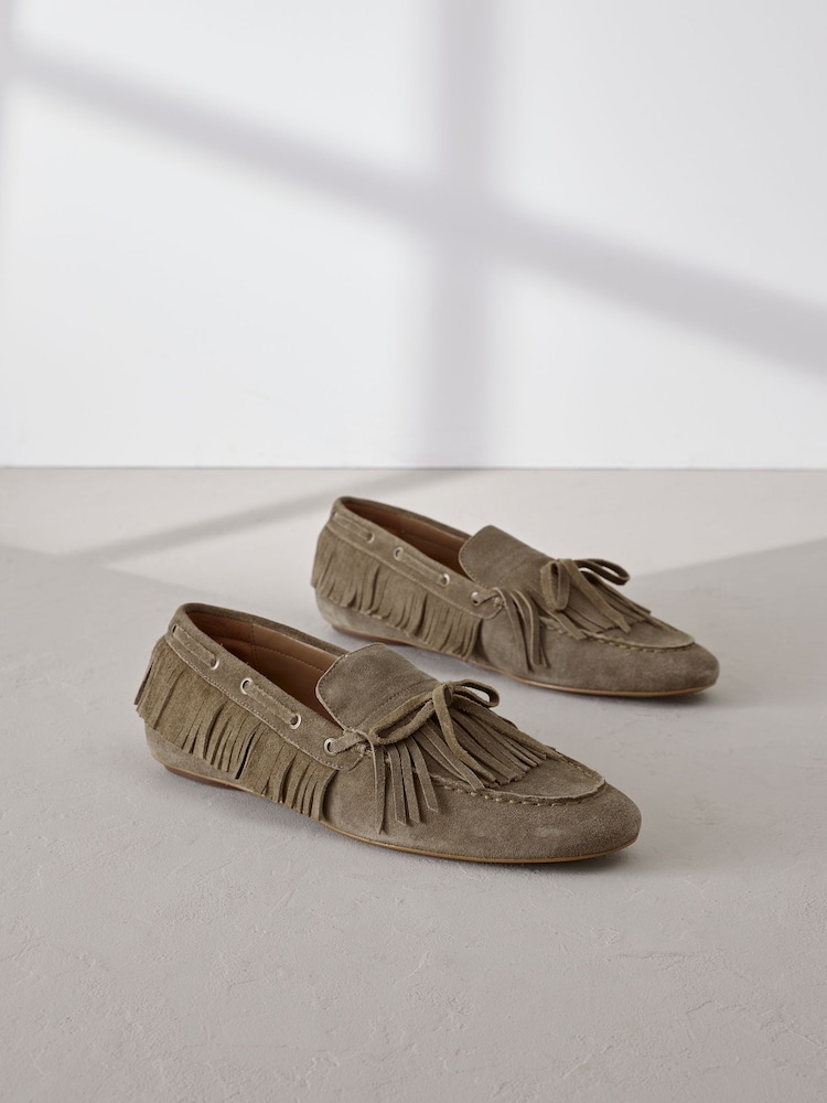 Verde caqui - Signature Premium Suede Fringe Boat Shoes - Imagen 2 de 7