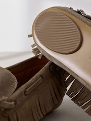 Verde caqui - Signature Premium Suede Fringe Boat Shoes - Imagen 6 de 7