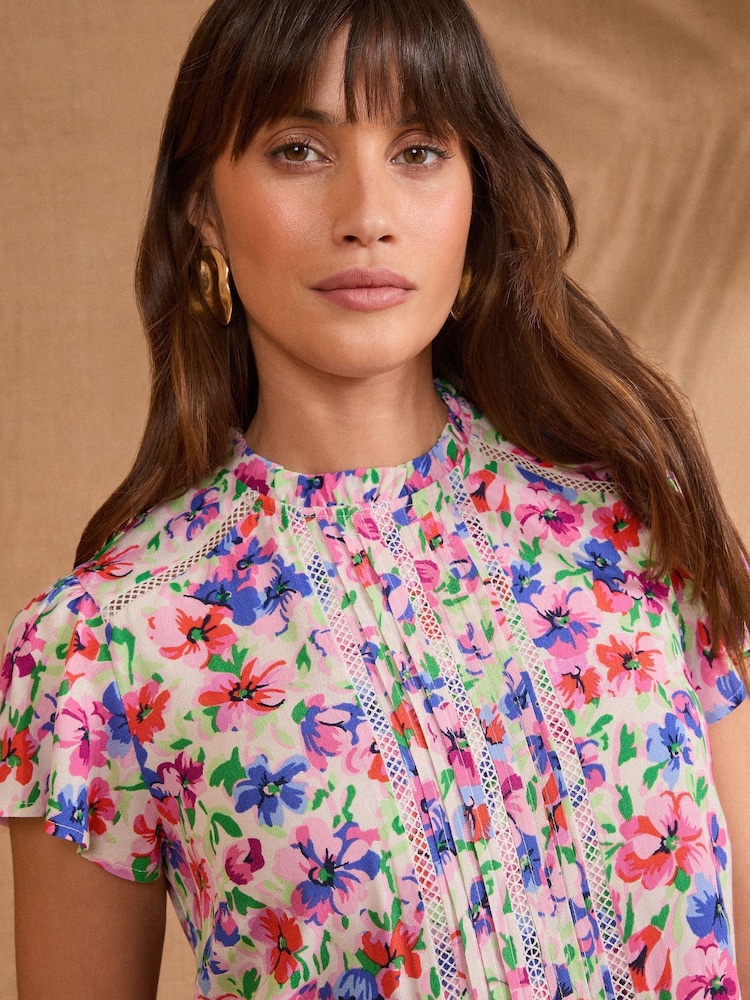 Love & Roses Floral Printed Short Sleeve Shell Top - Image 2 of 4 Love & Roses Floral Printed Short Sleeve Shell Top - Image 2 of 4