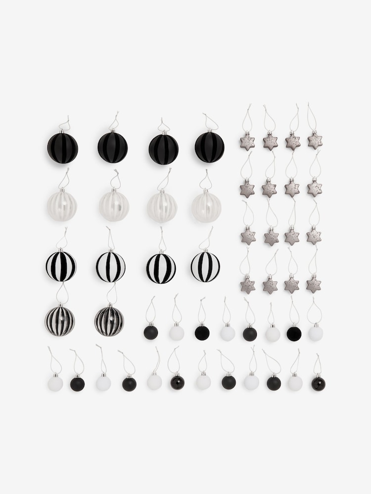 50 Pack Monochrome Stripe Shatterproof Christmas Baubles - Image 5 of 5