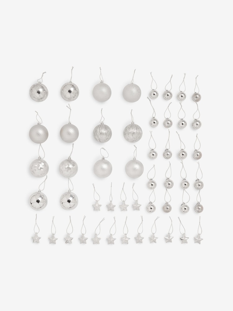 50 Pack Silver Shatterproof Christmas Baubles - Image 5 of 5