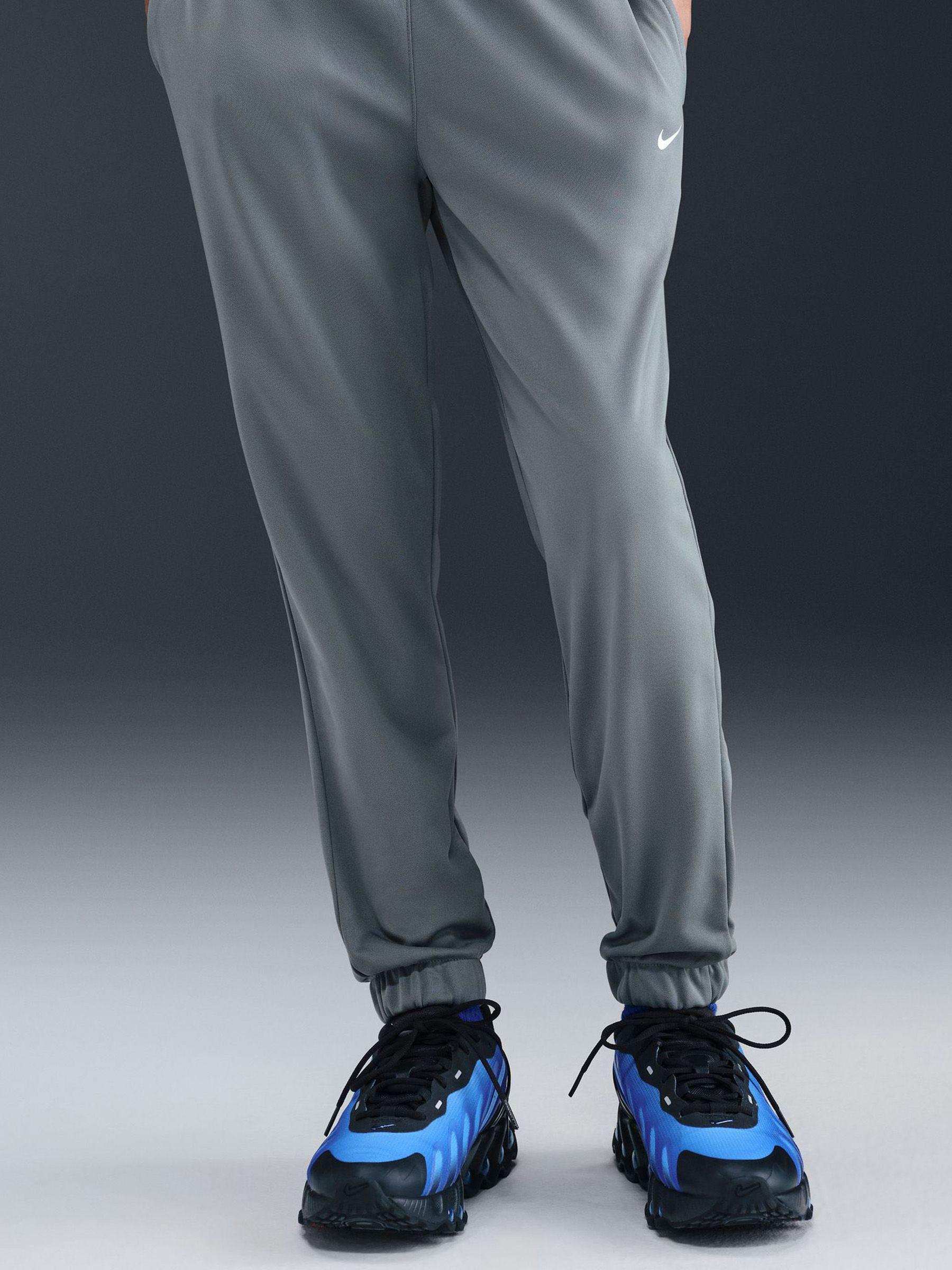 track suit pants nike