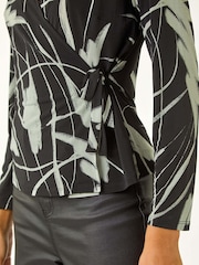 Roman Abstract Print Tie Side Shirt - Imagen 9 de 9