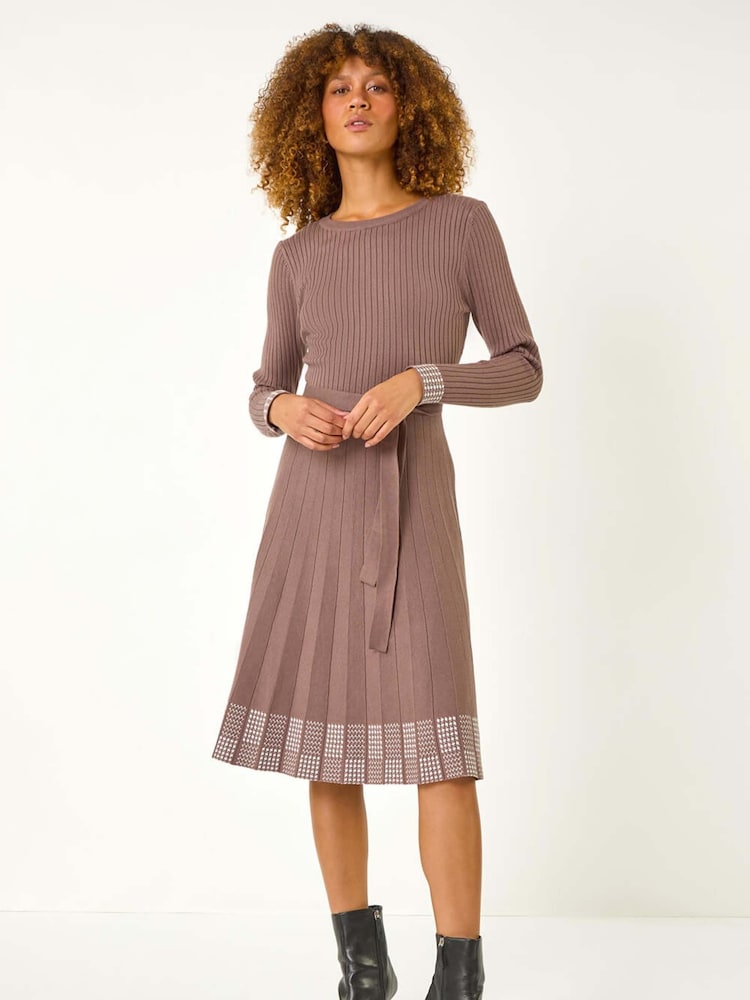 Lila - Roman geripptes Stretch-Strickkleid mit Rand-Print - Bild 2 von 5 Lila - Roman geripptes Stretch-Strickkleid mit Rand-Print - Bild 2 von 5