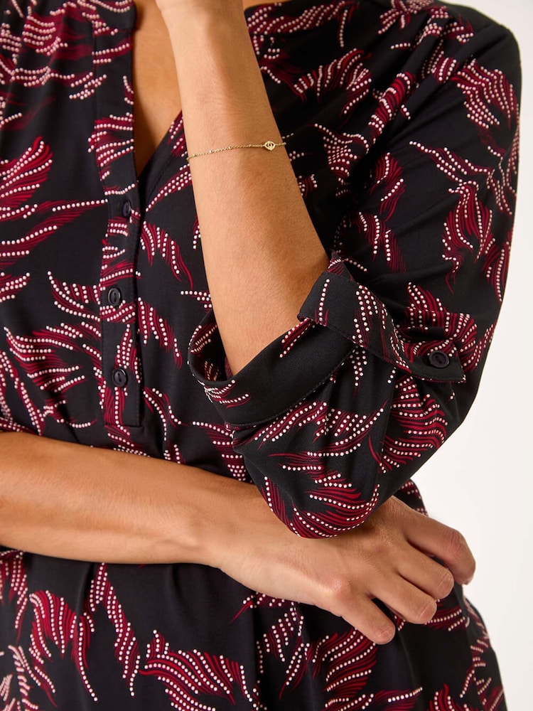 Roman Red Textured Abstract Print Top - Image 5 of 5