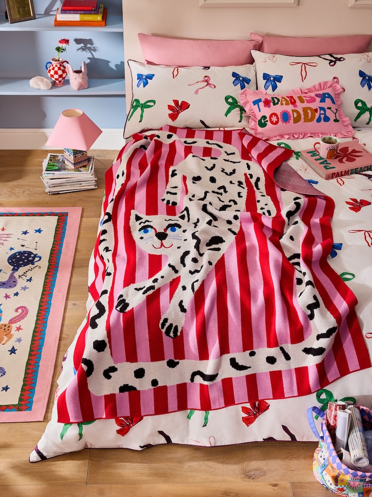 Eleanor Bowmer Pink Cat Knitted Throw - Image 1 of 4 Eleanor Bowmer Pink Cat Knitted Throw - Image 1 of 4
