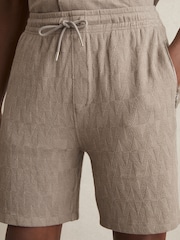 Nertsgrijs/bruin - Reiss Phillimore Cotton Textured Drawstring Shorts - Image 3 of 5