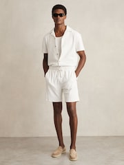 Hors blanc - Chemises à col cubain texturées Reiss Ackling en coton - Image 3 de 6