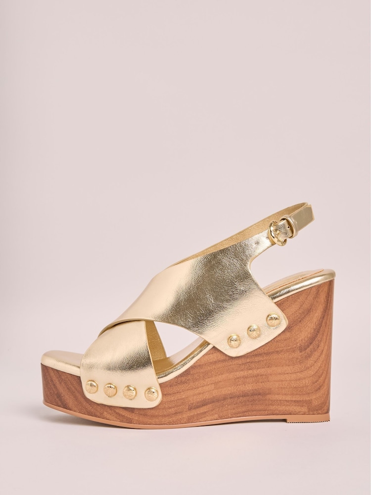 Gold - Friends Like These Millie Mackintosh Cross Strap Comfort Faux Leather Wedge Clog Sandals - Bild 5 von 5 Gold - Friends Like These Millie Mackintosh Cross Strap Comfort Faux Leather Wedge Clog Sandals - Bild 5 von 5