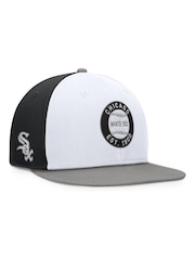 Fanatics MLB Chicago White Sox Structured Highcrown Flat Adjustable Snapback White Hat - Image 1 of 2
