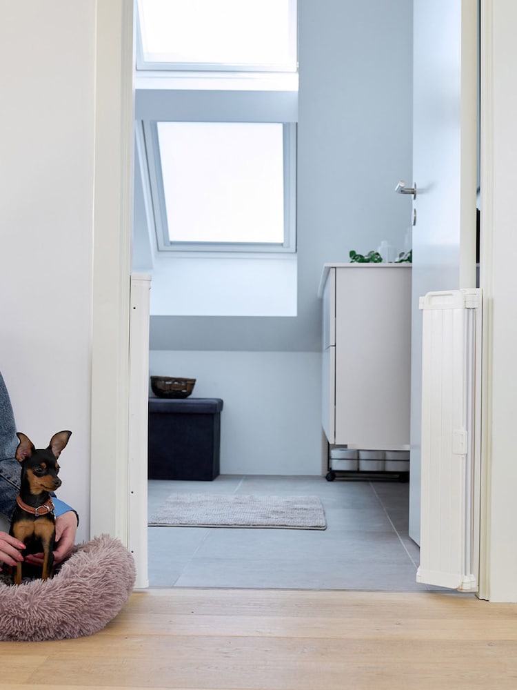 DogSpace Marley White Retractable Pet Gate - Image 2 of 4