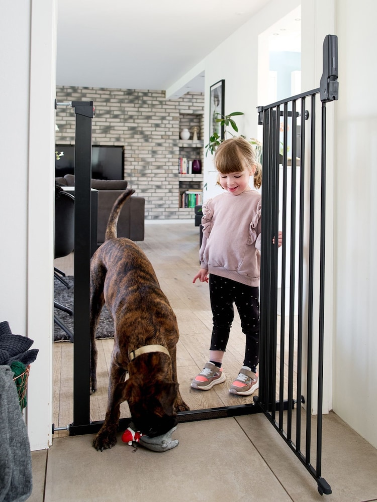 DogSpace Black Bonnie Extra Tall Pet Gate 105cm - Image 2 of 3 DogSpace Black Bonnie Extra Tall Pet Gate 105cm - Image 2 of 3
