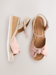 Nua - Forever Comfort ® Suede Bow Alpercatas Plataforma Cunhas - Imagem 1 de 5