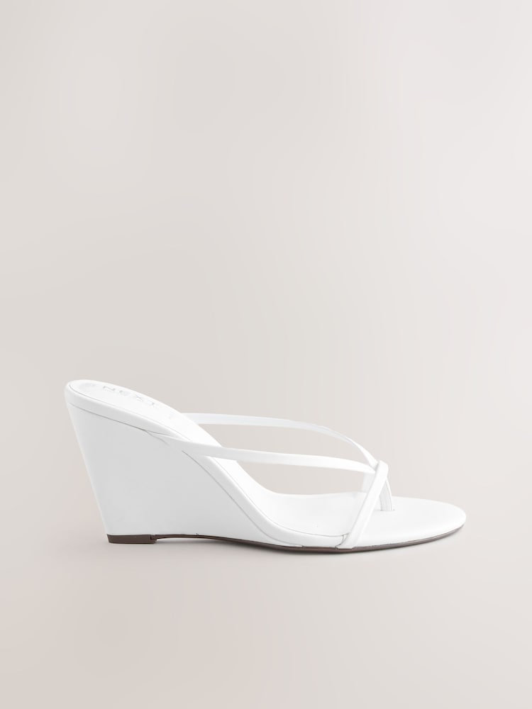 Weiß - Forever Comfort® Toe Thong Wedge Heels - Bild 2 von 5 Weiß - Forever Comfort® Toe Thong Wedge Heels - Bild 2 von 5
