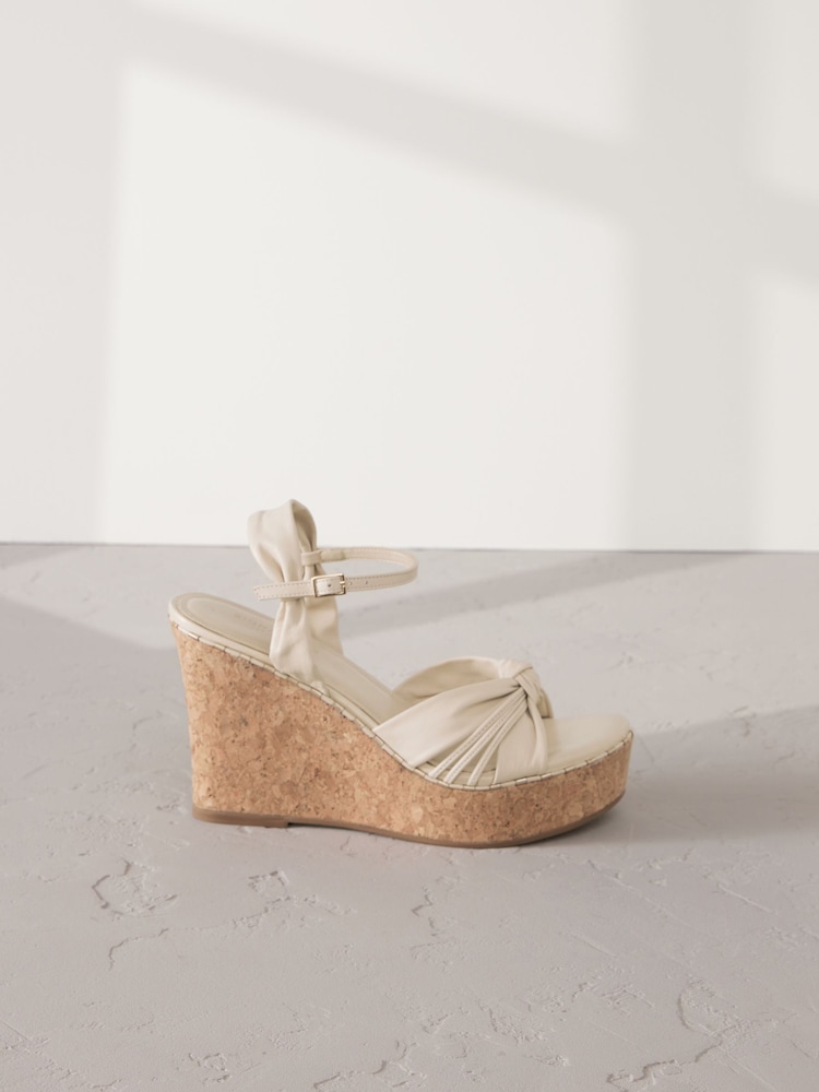 Bone Signature Premium Leather Round Toe Twist Detail High Wedges - Image 2 of 5