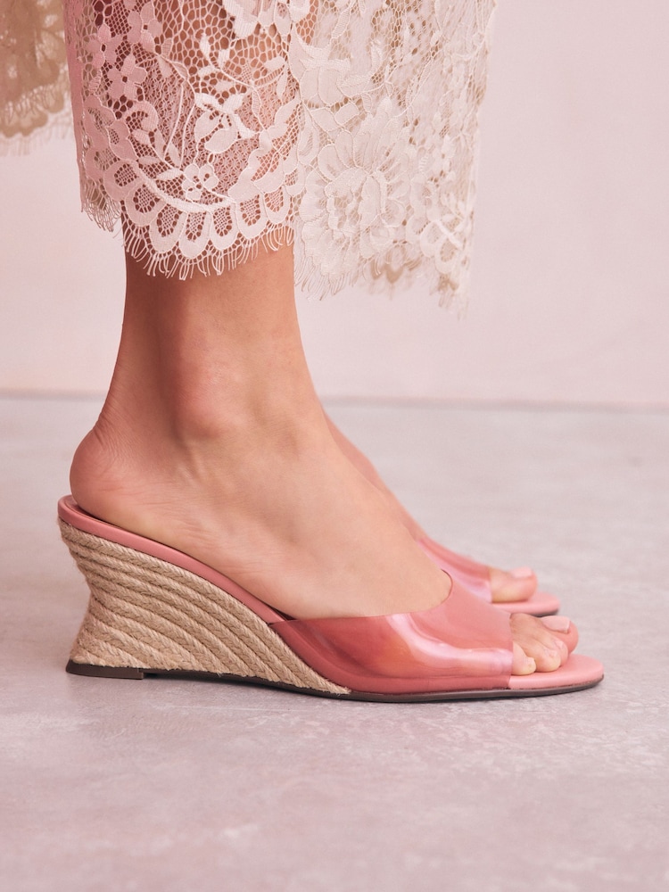 Rosa - Cuñas tipo chinelas de alpargata de vinilo con puntera redonda de Forever Comfort® - Imagen 4 de 4 Rosa - Cuñas tipo chinelas de alpargata de vinilo con puntera redonda de Forever Comfort® - Imagen 4 de 4