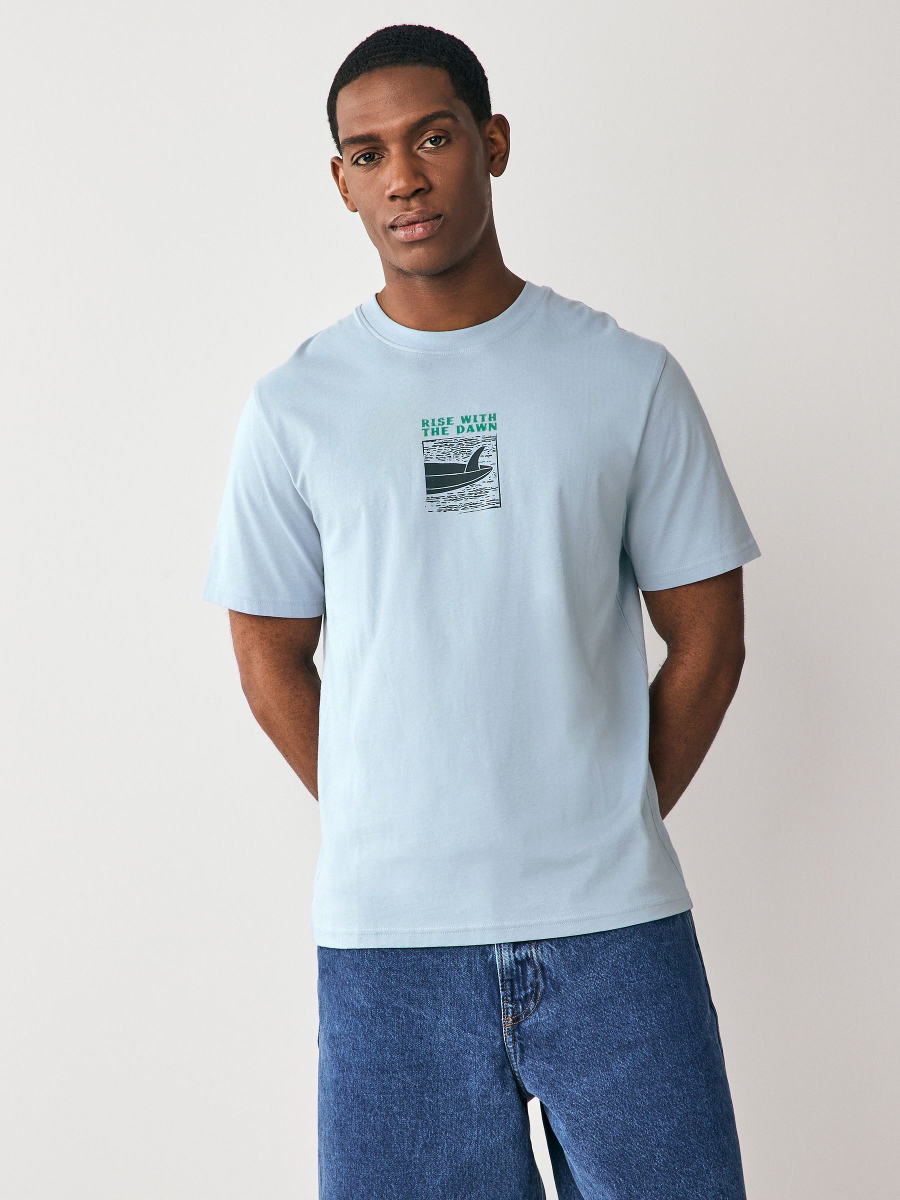 Next：日本 ブルー/ネイビー/ピンク - レギュラー - グラフィック