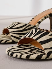 Зебра - Signature Premium Leather Suede Open Toe Mules - Изображение 8 из 10