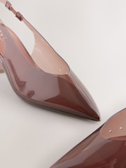 Čokoladno rjava - Forever Comfort® Point Toe Vinyl Slingback Kitten Heels - Slika 5 iz 5