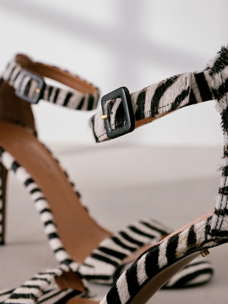 Zebra Signature Premium Leather High Round Toe Simple Sandals - Image 5 of 8
