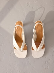 Branco - Salto alto estilo tira fina de couro premium com tiras finas Signature - Imagem 2 de 7