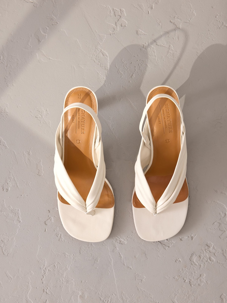 Weiß - Signature Premium Leather Toe Thong Slingback Heels - Bild 2 von 7 Weiß - Signature Premium Leather Toe Thong Slingback Heels - Bild 2 von 7