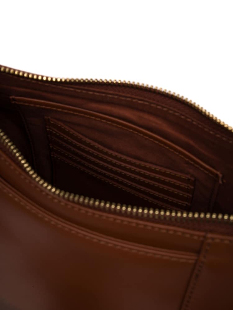 Pure Luxuries London Ashley Leather Crossbody Bag - Image 7 of 7