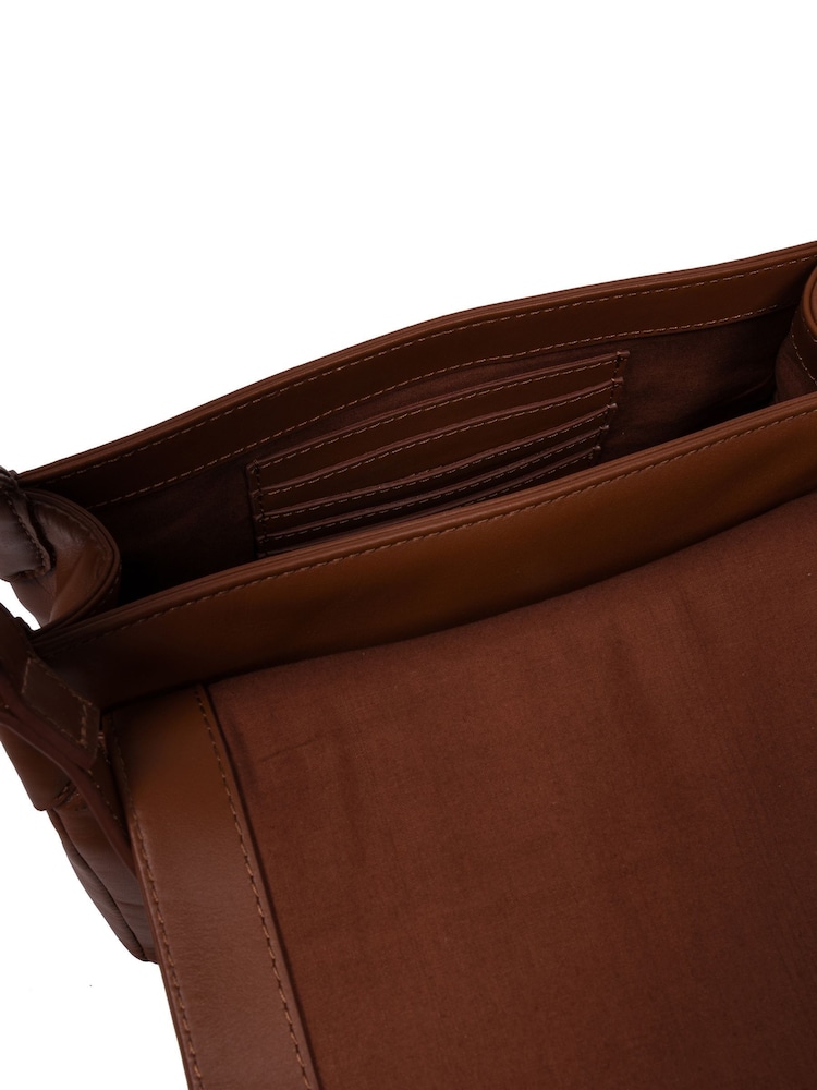 Pure Luxuries London 'Cassie' Leather Crossbody Bag - Image 7 of 7