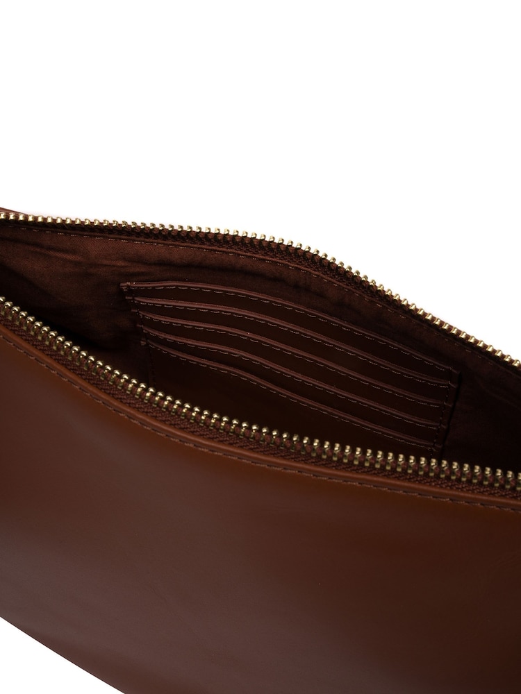 Pure Luxuries London 'Heidi' Leather Crescent Cross-Body Bag - Image 7 of 8
