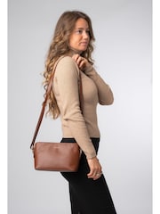 Pure Luxuries London 'Natalie' Leather Cross-Body Bag - Image 2 of 7