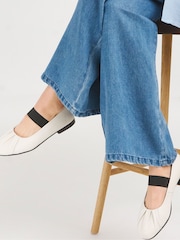 Crema - JD Williams Ruched Front Elastic Mary Jane Barre Ballerinas In Wide Fit - Imagen 1 de 4