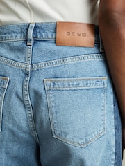 Reiss מכנסי ג'ינס בגזרה רחבה עם פאנל במראה מנוגד, דגם Briar - תמונה 4 מתוך 7