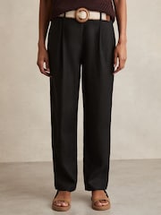 Reiss Black Beau Linen Belted Tapered Trousers - Image 3 of 6