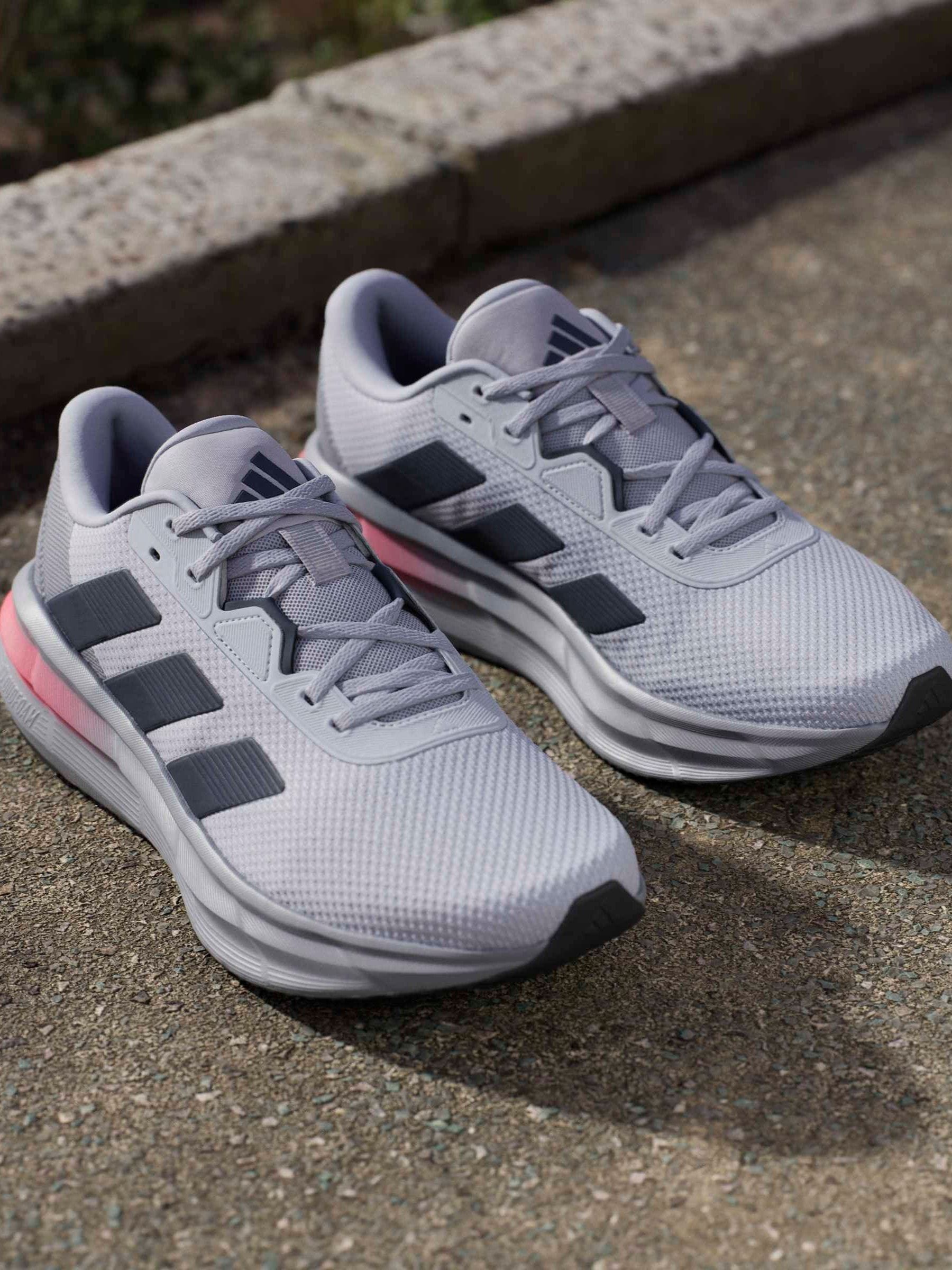 Next：日本 グレークローム - adidas ギャラクシー 7 ランニング