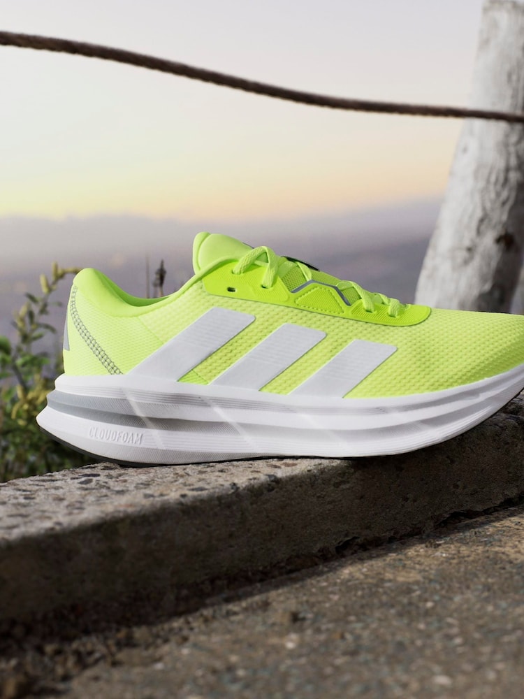 adidas Green Galaxy 7 Running Trainers - Image 2 of 16 adidas Green Galaxy 7 Running Trainers - Image 2 of 16