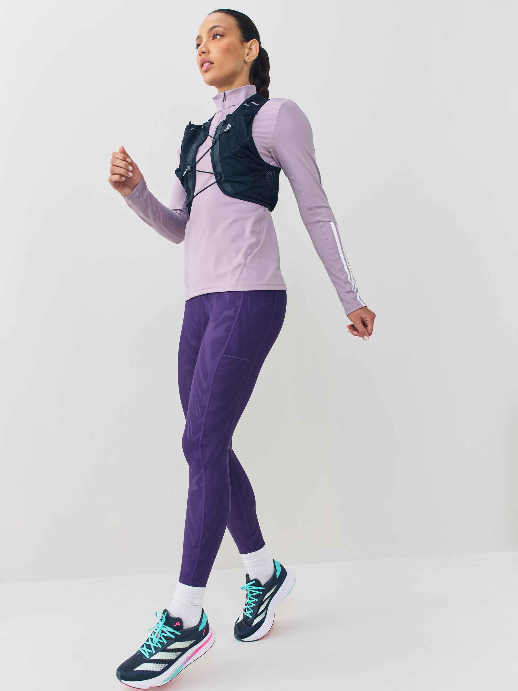 Next：日本 ブラック - adidas ランニング タンクトップ from Next Japan