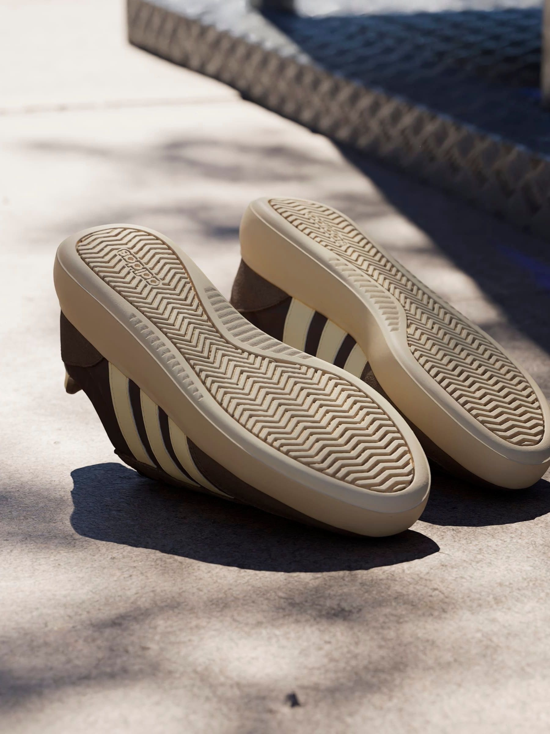 Cumpără Maro - Pantofi sport adidas Barreda Decode from Next Romania