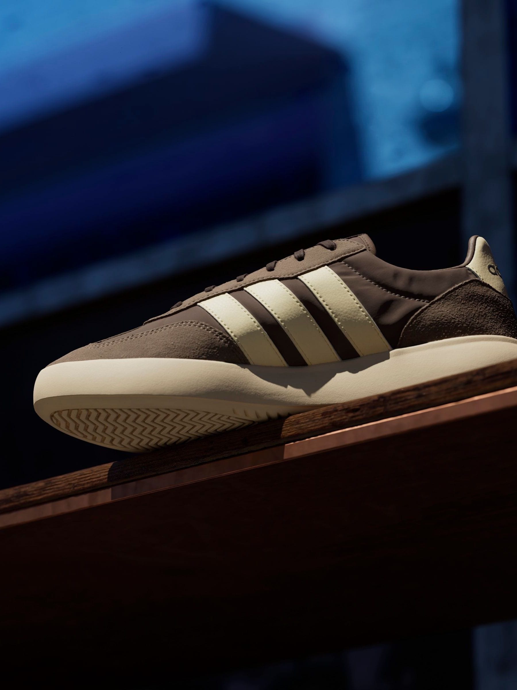 Cumpără Maro - Pantofi sport adidas Barreda Decode from Next Romania