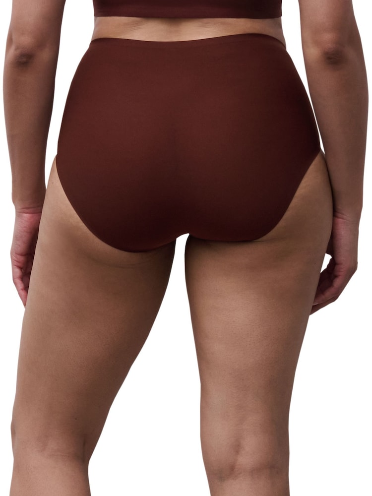 بني - Chantelle Soft Stretch High Waisted Seamless One Size Brief Knickers - صورة 2 من 3 بني - Chantelle Soft Stretch High Waisted Seamless One Size Brief Knickers - صورة 2 من 3