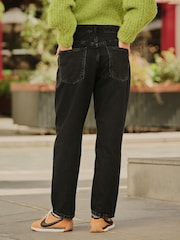 Schwarz - Straight-Fit-Jeans in Knöchellänge mit mittelhohem Bund - Bild 3 von 8