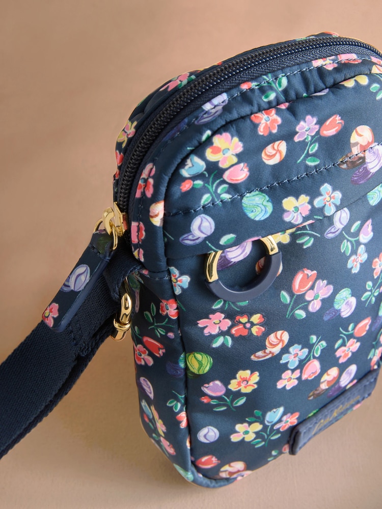 צבע נייבי בדוגמת שיש פרחונית צפופה - Cath Kidston תיק טלפון עם רצועה צולבת - תמונה 6 מתוך 6