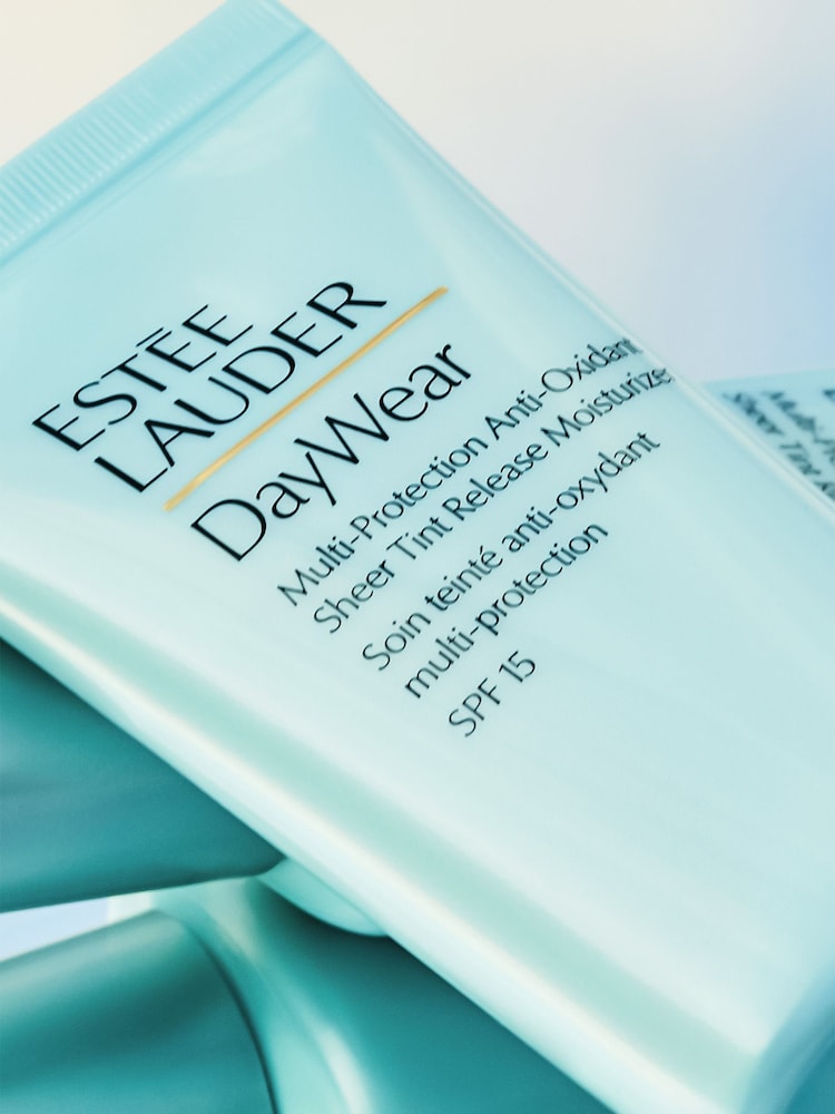 Estée Lauder Summer Skin All Year Round Day Wear Skincare Gift Set (Worth Over £48) - Image 2 of 3
