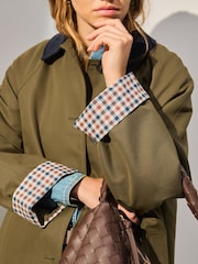 Verde cáqui - Casaco trench coat estilo heirtage com abotoamento simples e gola contrastante - Imagem 5 de 9