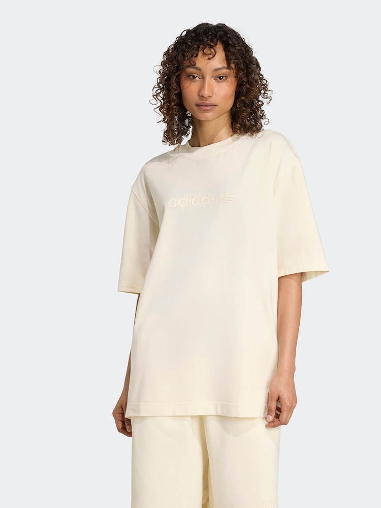 Luz marrom - Camiseta oversize adidas Originals Essentials Linear - Imagem 1 de 6
