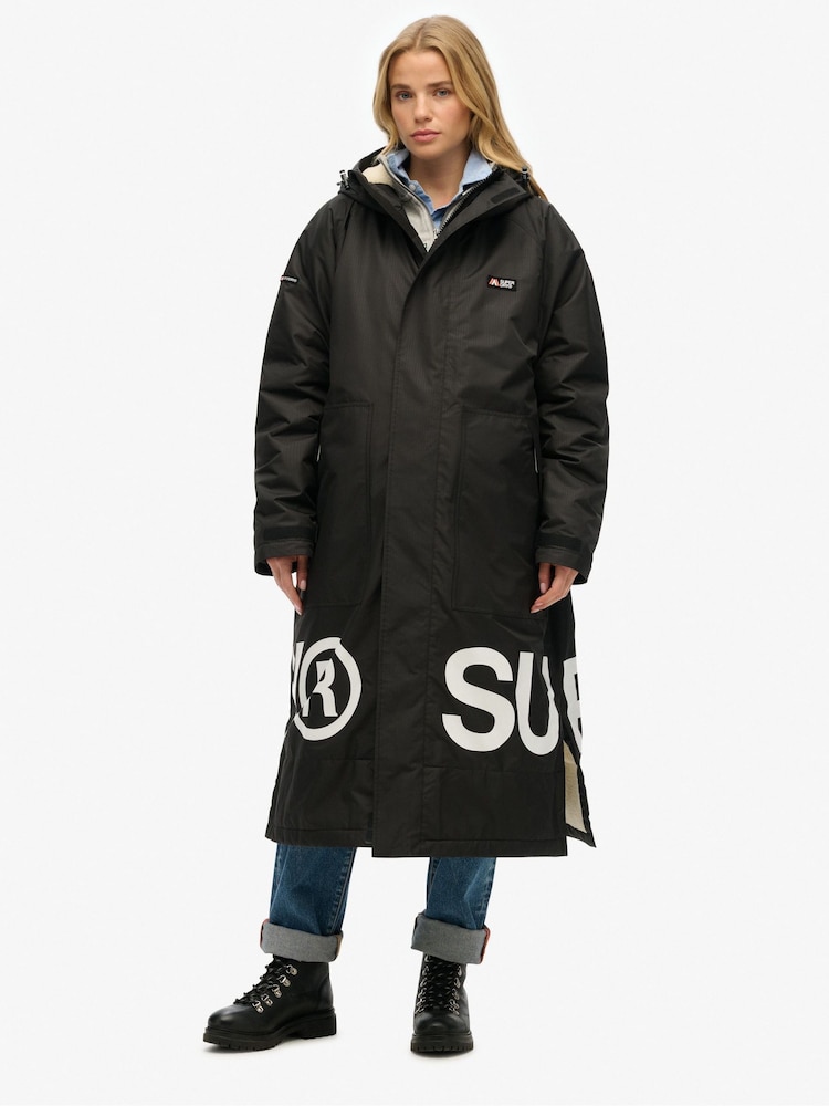 Superdry Black/White Windbreaker Logo Changing Robe - Image 3 of 7