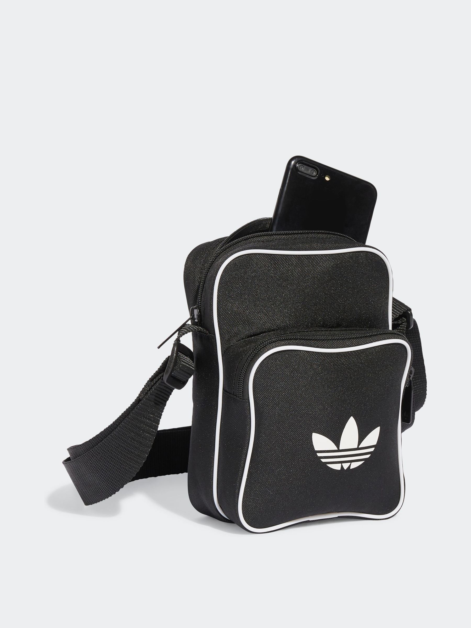 バッグ23 Next：日本 ブラック - adidas Originals Adicolour クロスボディ