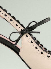 črna/bela - Tabitha Simmons x Next Josephine Leather Point Toe Bow Brogue Detail Slingback Shoes - Slika 11 iz 11